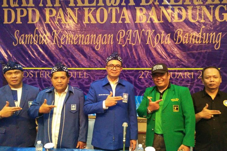 Pengurus DPC  PPP Kota Bandung Versi Muktamar Jakarta menghadiri Rakerda PAN Kota Bandung.  