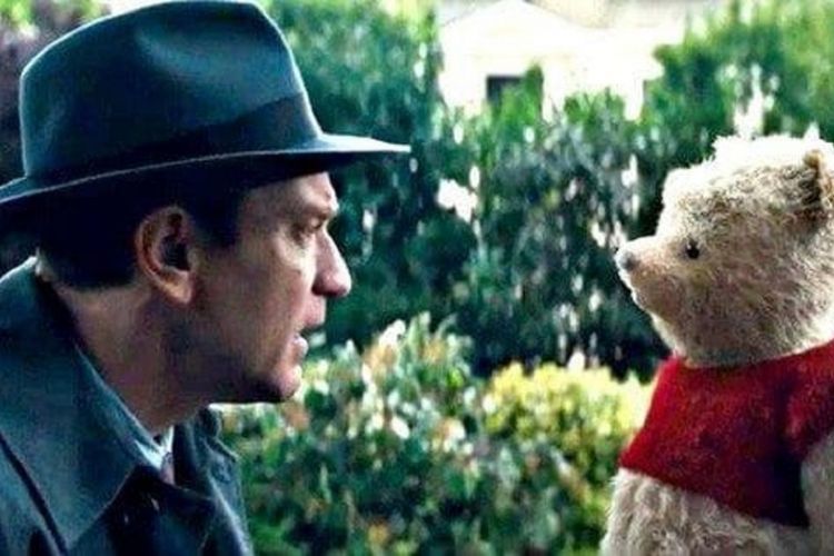 Salah satu adegan Ewan McGregor dan Winnie The Pooh dalam Christopher Robin.