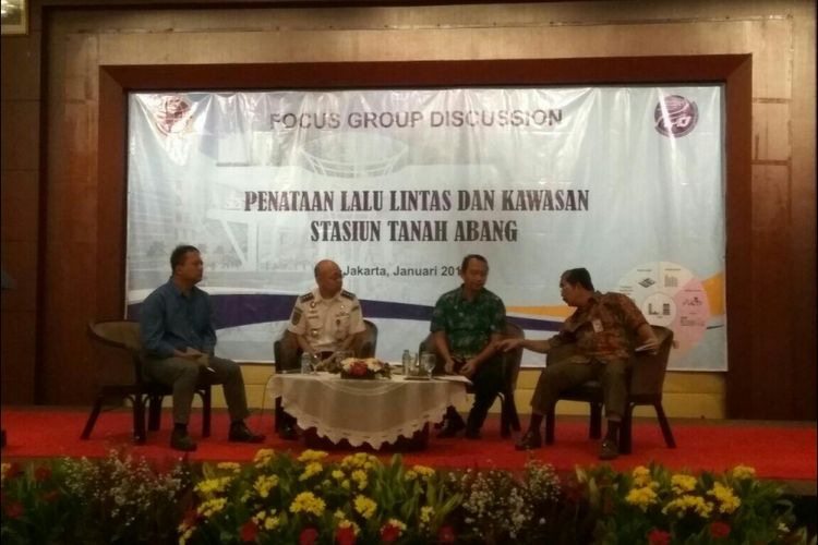 Focus group discussion penataan lalu lintas dan kawasan Stasiun Tanah Abang di Hotel Millenium, Jakarta.