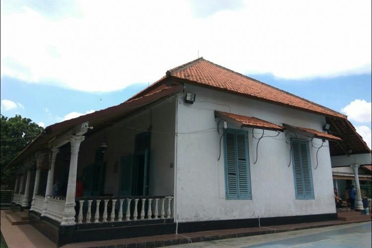 Gedung Yayasan Lembaga Cornelis Chastelein di Jalan Pemuda, Depok masih berdiri kokoh, Kamis (22/2/2018).