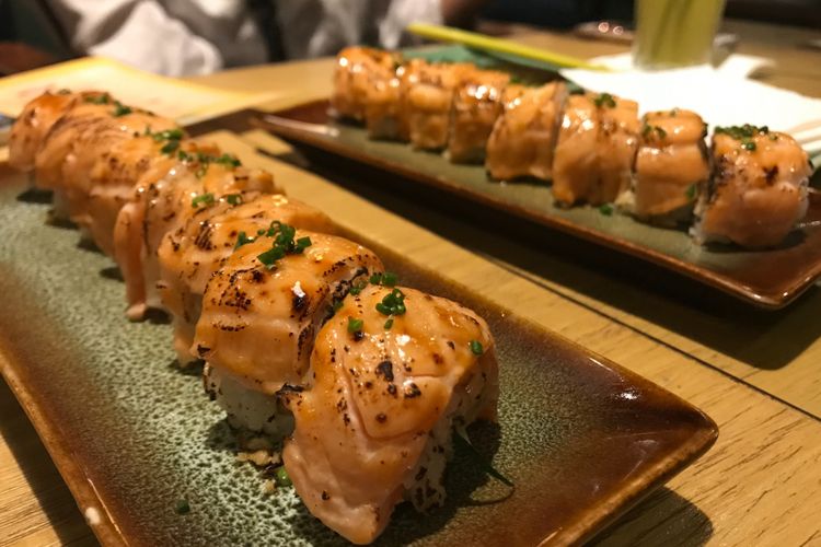 Salmon Flame Roll.