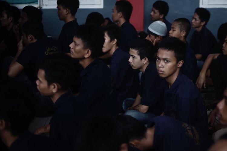 Kantor Wilayah Kementerian Hukum dan HAM Sumatera Selatan akan memindahkan 50 napi resiko tinggi ke Lapas Nusakambangan Cilacap, Jawa Tengah.