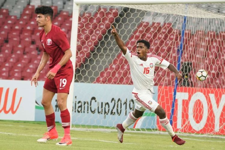 Penyerang timnas Uni Emirat Arab U-19, Ahmad Fawzi merayakan gol ke gawang Qatar pada laga pembuka Piala Asia U-19 yang berlangsung di Stadion Utama Gelora Bung Karno, Jakarta, Kamis (18/10/2018). Pada laga tersebut, UEA menang dengan skor 2-1.