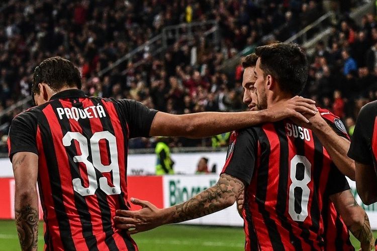 Suso merayakan gol bersama rekan-rekannya pada pertandingan AC Milan vs Bologna dalam lanjutan Liga Italia di San Siro, 6 Mei 2019. 