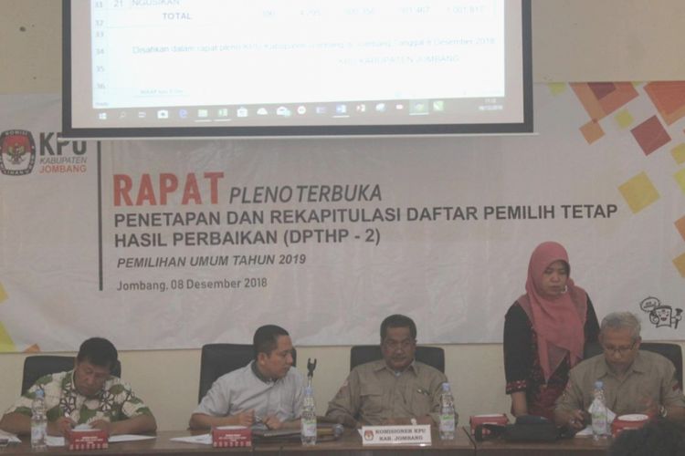 Komisi Pemilihan Umum (KPU) Jombang, Jawa Timur, menggelar rapat pleno penetapan hasil perbaikan (DPT-HP 2) Pemilu 2019, Sabtu (8/12/2018).