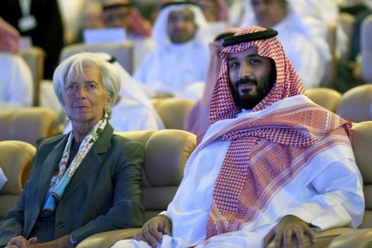 Pangeran Mohammed bin Salman bersama Direktur IMF Christine Lagarde.