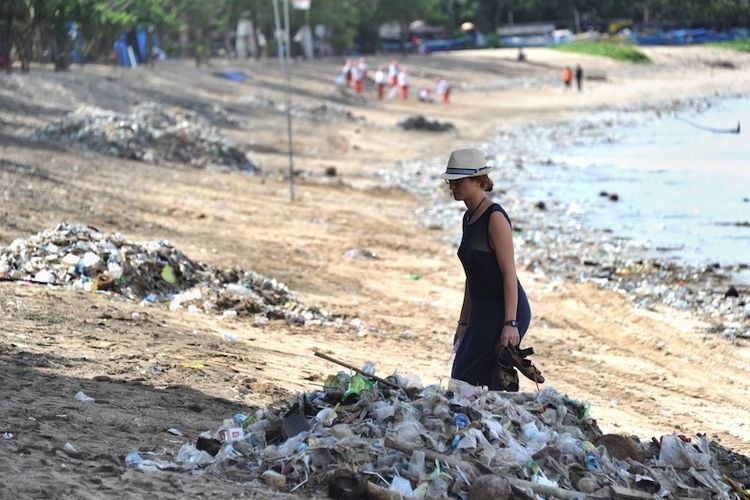 Bali mendeklarasikan darurat sampah pada November 2017