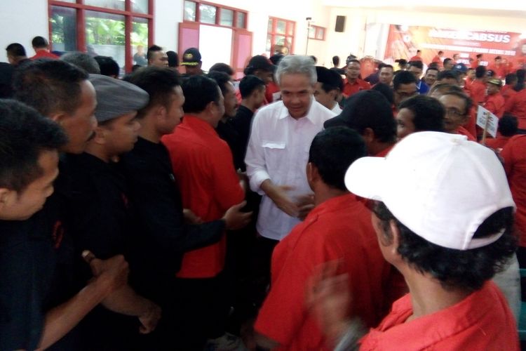 Calon Gubernur Jateng,  Ganjar Pranowo,  menghadiri Rakercabsus,  pemantapan pemenangan Pilkada Jateng,  di Kantor DPC PDIP Kabupaten Demak,  Jateng,  Minggu (8/4/2018)