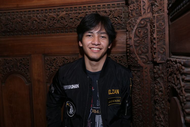 Jefri Nichol saat berpose di Bentara Budaya Jakarta, Palmerah Selatan, Jakarta, Kamis (2/2/2017).