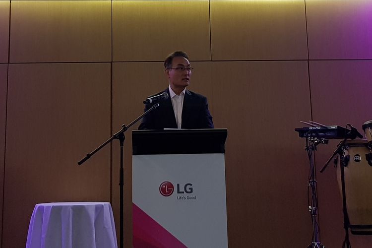 CEO Asia Regional LG Electronics, Steve Song saat berpidato untuk membuka gelaran LG InnoFest 2019 di Sydney, Australia, Selasa (13/3/2019).