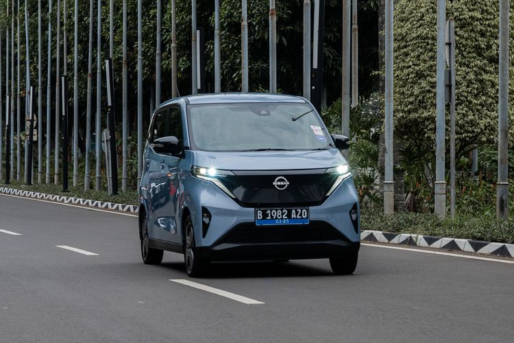 Nissan Sakura. 