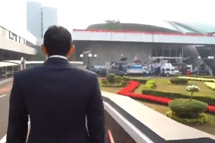 Calon wakil presiden pada Pilpres 2019, Sandiaga Uno mengunggah video yang menampilkan dirinya berjalan kaki menuju Gedung DPR/MPR untuk menghadiri Sidang Tahunan MPR pada Jumat (16/8/2019).(Twitter: @sandiuno)