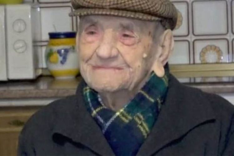 Francisco Nunez Olivera semasa hidup. Dia tercatat sebagai salah satu manusia tertua dalam usia 113 tahun.