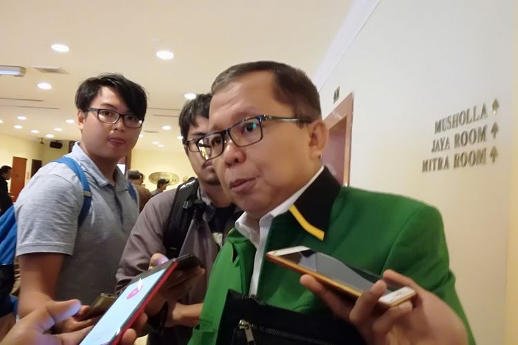 Sekretaris Jenderal Partai Persatuan Pembangunan (PPP), Arsul Sani usai kegiatan Sosialisasi Pengaturan Kampanye Pemilu 2019 Berdasarkan Undang-Undang Nomor 17 Tahun 2017 tentang Pemilu di Sari Pan Pacific Jakarta, Senin (26/2/2018). 