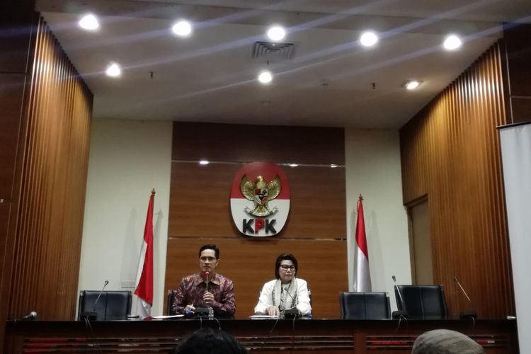 Juru Bicara KPK Febri Diansyah dan Wakil Ketua KPK Basaria Pandjaitan