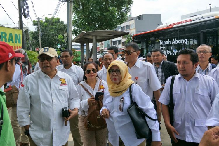 Rombongan dari DPD Partai Gerindra DKI Jakarta usai sidak ke kawasan Tanah Abang, Sabtu (20/1/2018). 