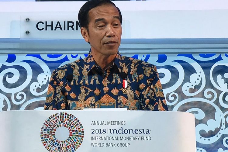 Presiden Joko Widodo saat membuka Rapat Pleno Pertemuan Tahunan IMF-Bank Dunia 2018 di Bali Nusa Dua Convention Center (BNDCC) di Nusa Dua, Bali, Jumat (12/10/2018).