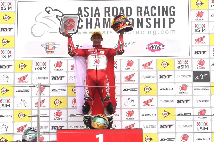 Pebalap Astra Honda Racing Team (AHRT), Awhin Sanjaya, berhasil menjuarai race kedua kelas Asia Production (AP) 250 seri keempat Asia Road Racing Championship (ARRC) 2019 di Sirkuit Suzuka, Jepang, Minggu (30/6/2019).