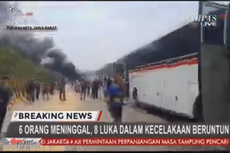 Situasi di lokasi kejadian pasca-kecelakaan beruntun di Tol Cipularang Km 91, Purwakarta, Jawa Barat, Senin.