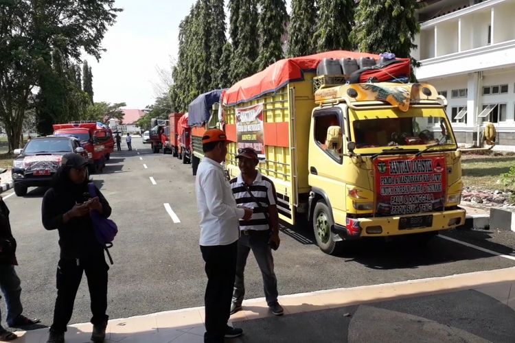 Pemkab Luwu siapkan 4 truk logistik untuk pengungsi korban bencana alam asal Palu, Donggala dan Sigi Biromaru, Kamis (11/10/2018)