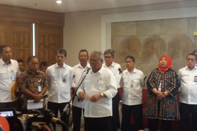Menteri PUPR Basuki Hadimuljono dalam jumpa pers di kantor Kementerian PUPR, Jakarta, Selasa (4/12/2018).