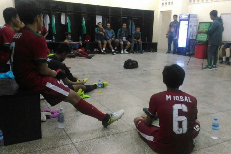 Suasana ruang ganti timnas U-19 Indonesia.