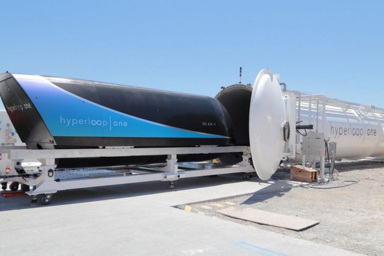 Kereta dengan nama Hyperloop One itu dapat membawa penumpang dari London ke Edinburgh yang berjarak sekitar 600 kilometer, hanya dalam waktu 50 menit.