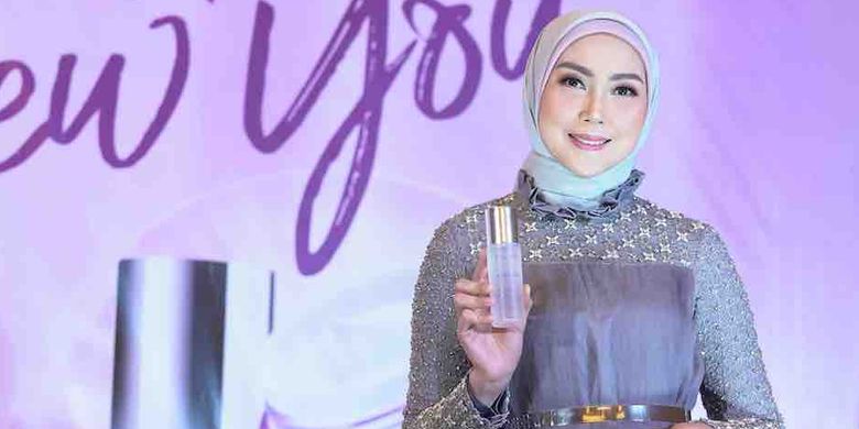 Brand Ambassador terbaru Wardah, Fenita Arie.                          