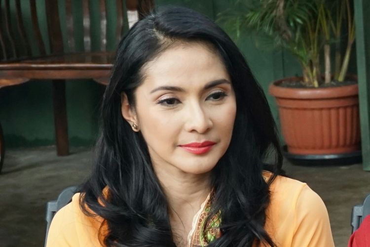 Artis peran Maudy Koesnaedi dalam jumpa pers Si Doel The Movie di kawasan Karang Tengah, Lebak Bulus, Jakarta Selatan, Rabu (7/3/2018).