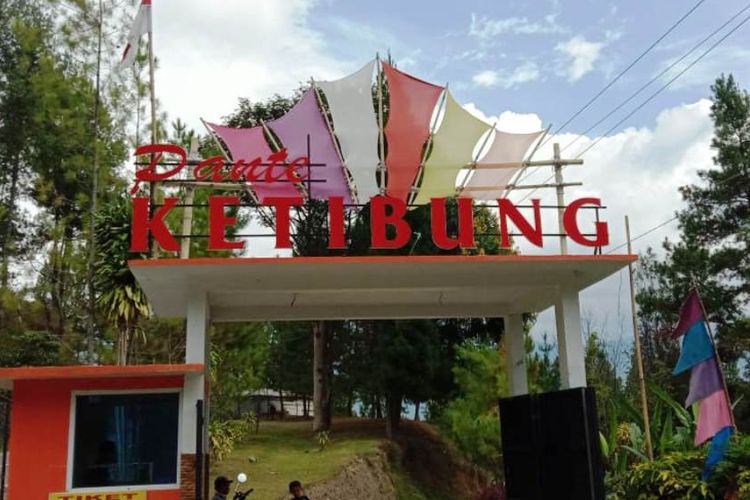 Pintu masuk Pantai Ketibung, di Desa Bintang, Kecamatan Bintang, Kabupaten Aceh Tengah, Provinsi Aceh, Minggu (8/9/2019). 