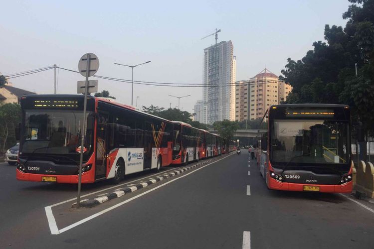 Ditlantas Polda Metro Jaya menggeler simulasi rute pengawalan  kendaraan atlet Asian Games 2018, Jumat (20/7/2018). Simulasi yang digelar kali ini merupakan simulasi yang ke dua setelah sebelumnya pernah digelar pada  Rabu dua pekan lalu. 