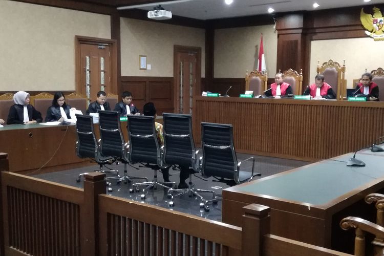 Sidang lanjutan terdakwa Kepala Kantor Kementerian Agama Kabupaten Gresik, Muafaq Wirahadi dan Kepala Kantor Wilayah Kemenag Provinsi Jawa Timur, Haris Hasanudin di Pengadilan Tipikor Jakarta, Rabu (17/7/2019)