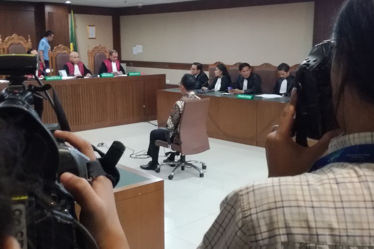 Mantan General Manager Divisi Gedung PT Hutama Karya (Persero) Budi Rachmat Kurniawan divonis lima tahun penjara oleh majelis hakim pada Pengadilan Tindak Pidana Korupsi, Jakarta, Jumat (26/7/2019).