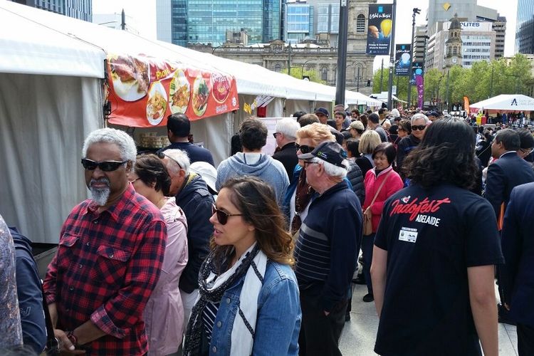 Suasana IndoFest 2017 di Victoria Square Park, Adelaide, Minggu (2/10/2017). 