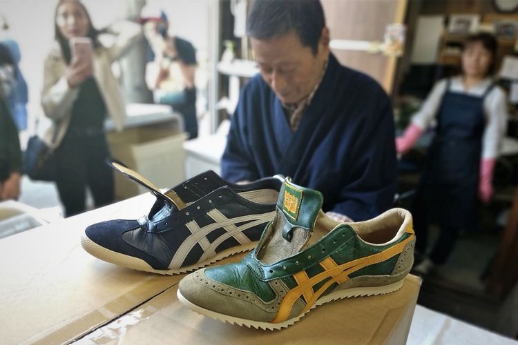 Lengkung yang muncul setelah sepatu Onitsuka Tiger Nippon Made dicuci dan ditekuk