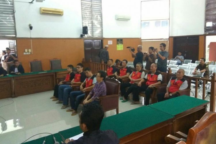Suasana persidangan pembacaan tuntutan tehadap delapan terdakwa dalam kasus 1 ton sabu di Pengadilan Negeri Jakarta Selatan, Senin (26/2/2018).