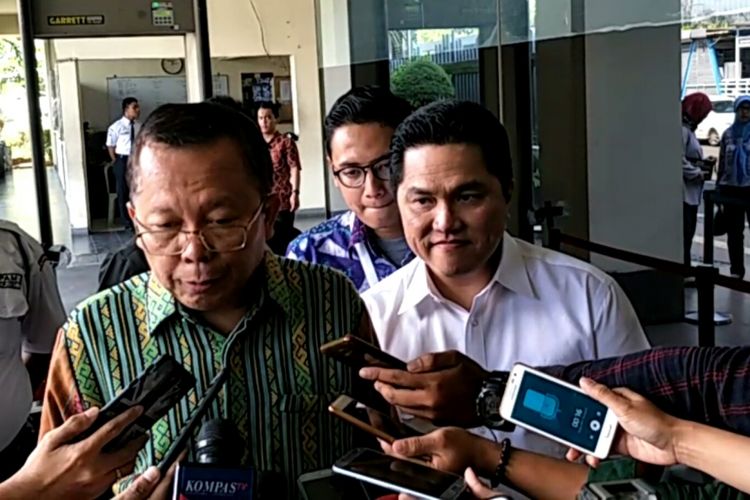 Ketua Timses Jokowi-Maruf, Erick Thohir dan Wakil Ketua Timses Arsul Sani di Bawaslu