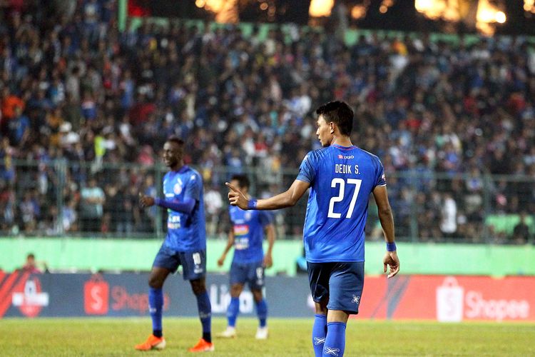 Dedik Setiawan pencetak gol saat Arema FC mengalahkan tuan rumah Semen Padang Pekan 8 Lga 1 2019 yang berlakngsung di Stadion H Agus Salim Padang, Jumat (12/07/2019) sore.