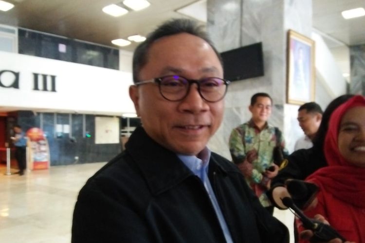 Ketua Umum PAN, Zulkifli Hasan di Kompleks Parlemen, Senayan, Jakarta, Senin (22/7/2019)