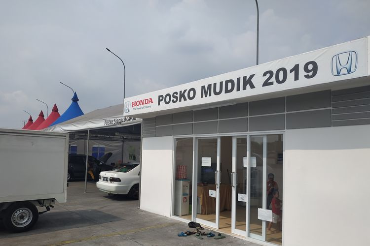 Posko Mudik Honda di Km 57