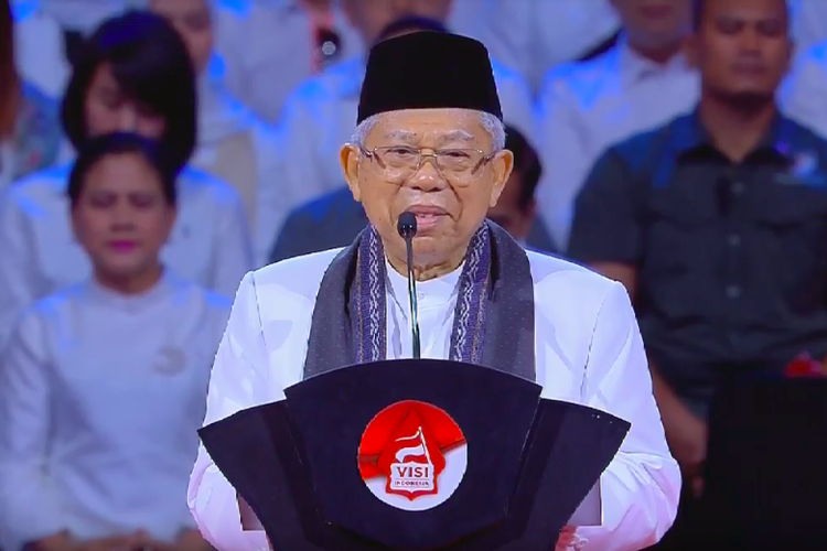 Wakil Presiden Terpilih Maruf Amin menyampaikan pidato Visi Indonesia di Sentul, Bogor, Jawa Barat, Minggu (14/7/2019).