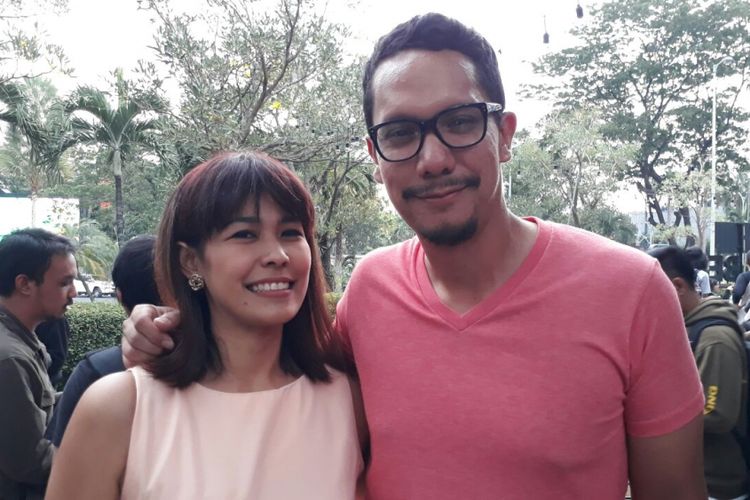 Vokalis Maliq & DEssentials, Indah Wisnuwardhana dan Angga Puradireja ketika ditemui wartawan di Beer Garden, SCBD Senayan, Jakarta Selatan, Rabu (20/9/2017).