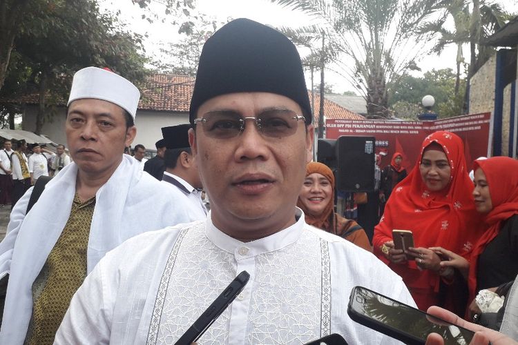 Ketua DPP PDI-P Ahmad Basarah setelah mengikuti Salat Idul Adha di kawasan Sanur, Bali, Minggu (11/8/2019).