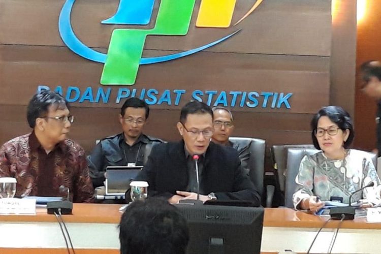 Kepala Badan Pusat Statistik (BPS) Suhariyanto ketika memberikan keterangan pers di kantornya, Senin (17/9/2018).