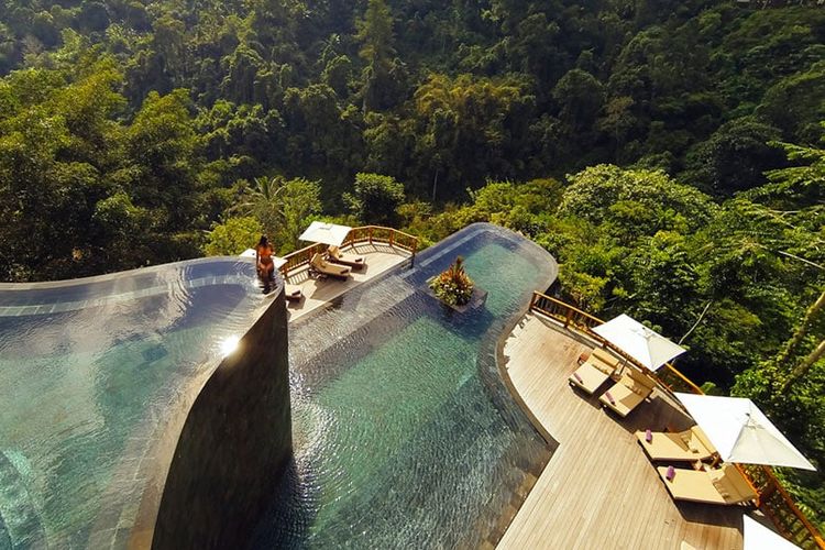 Peringkat ke sembilan penginapan dengan kolam renang instagrammable, Ubud Hanging Gardens, Bali, Indonesia.