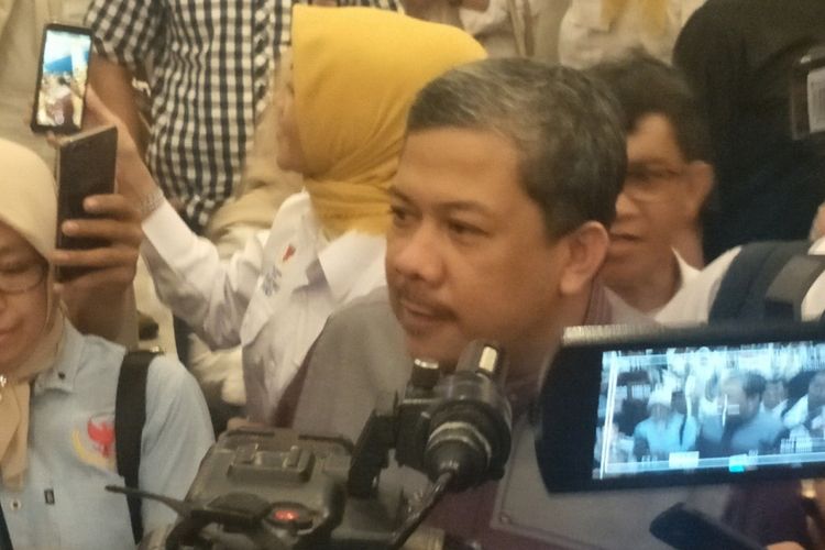 Wakil Ketua DPR sekaligus politisi Partai Keadilan Sejahtera (PKS) Fahri Hamzah saat ditemui di Hotel Sultan, Jakarta, Minggu (17/2/2019).
