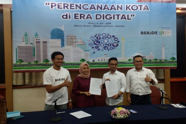 Penandatanganan kerja sama antara pendiri aplikasi Beride dan Ikatan Ahli Perencanaan (IAP) DKI Jakarta, Rabu (6/6/2018) di Jakarta.