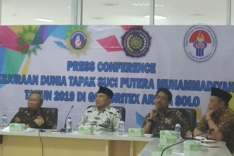 Konferensi pers kejuaraan dunia tapak suci putra Muhammadiyah di Universitas Muhammadiyah Surakarta, Jawa Tengah, Kamis (29/8/2019).