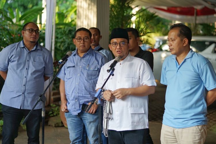 Koordinator Juru Bicara BPN Dahnil Anzar Simanjuntak di kediaman Prabowo Subianto, Jalan Kertanegara, Jakarta Selatan, Rabu (22/5/2019). 