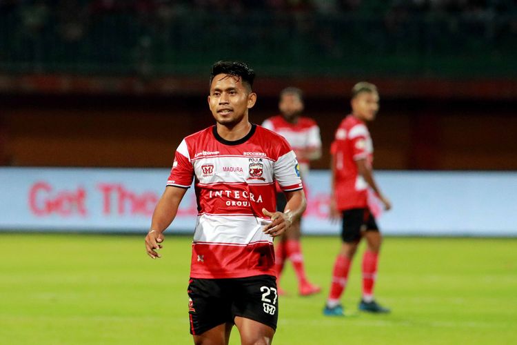 Seusai absen arena cidera, pemain Madura United, Andik Vermansah kembali main pada Pekan 10 Liga 1 2019 melawan Arema FC yang berakhir dengan skor 1-0 di Stadion Gelora Madura Rate Pamelingan Pamekasan, Jawa Timur, Sabtu (20/07/2019) malam.